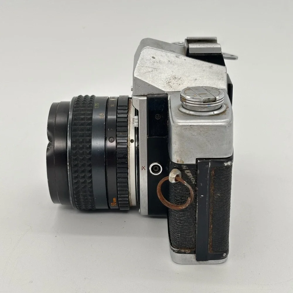 Minolta SRT 201 35mm SLR Film Camera with‎ MC Rokkor-X PF 50mm f1.7 Lens Silver